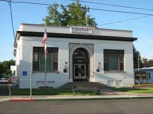 Carnegie_Library_Yreka-300x225